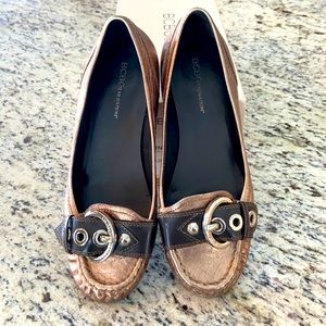BCBGeneration flats size 6 1/2 bronze metallic.